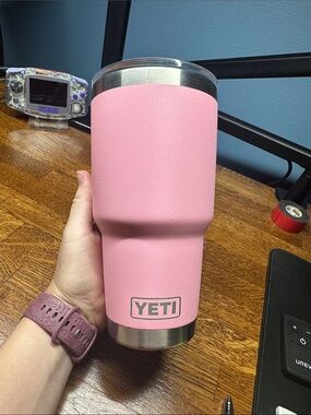 Pink yeti 30oz